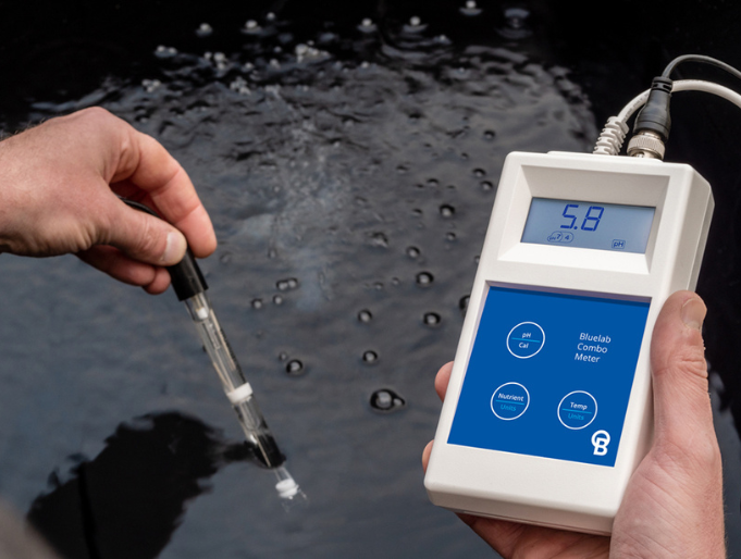 Bluelab Hydroponics Nutrient Solution pH, Conductivity and Temperature Measurement Meter.
