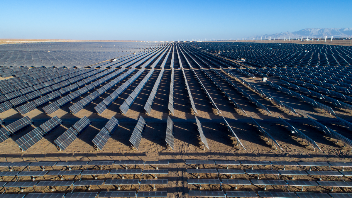 LONGi HI-MO9 Utility 625-660M PV Module