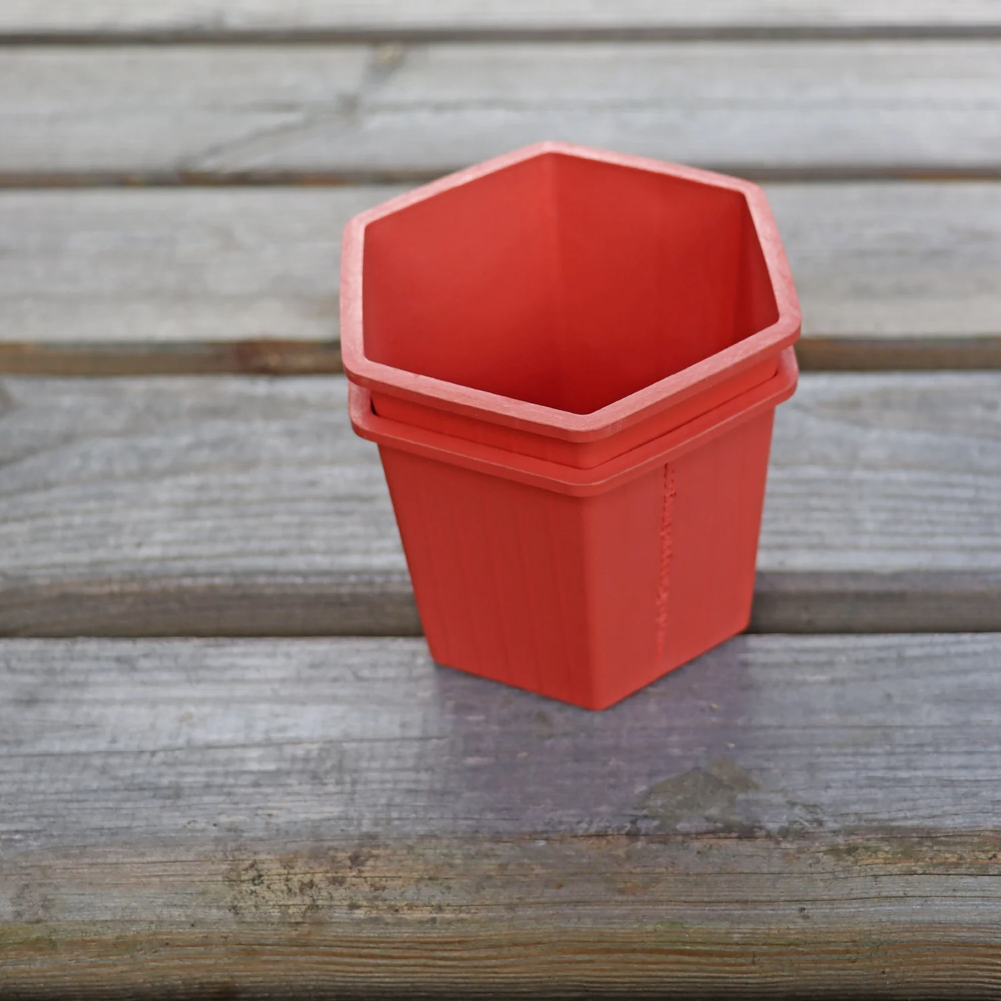 PlasticFreeGardening Natural Rubber Hexagonal Plant Pot